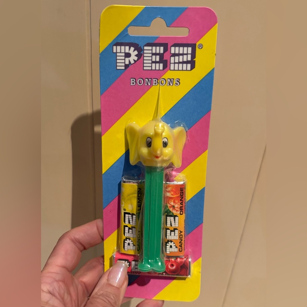 Vintage Yellow Elephant New in Package PEZ Bonbons Dispenser Kooky Zoo Series